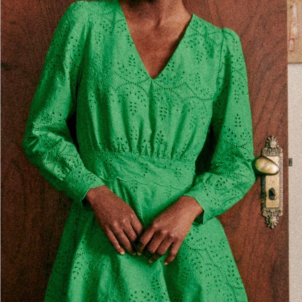 Sezane Short V Neck Eyelet Green Dress Size 46 / Size 14